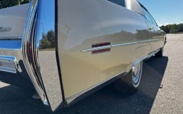 Cadillac-Sedan-DeVille-1971-Sedan-28