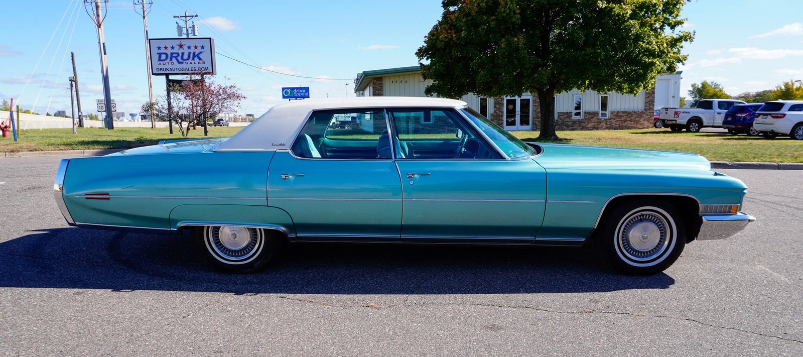 Cadillac-Sedan-DeVille-1972-Sedan-1