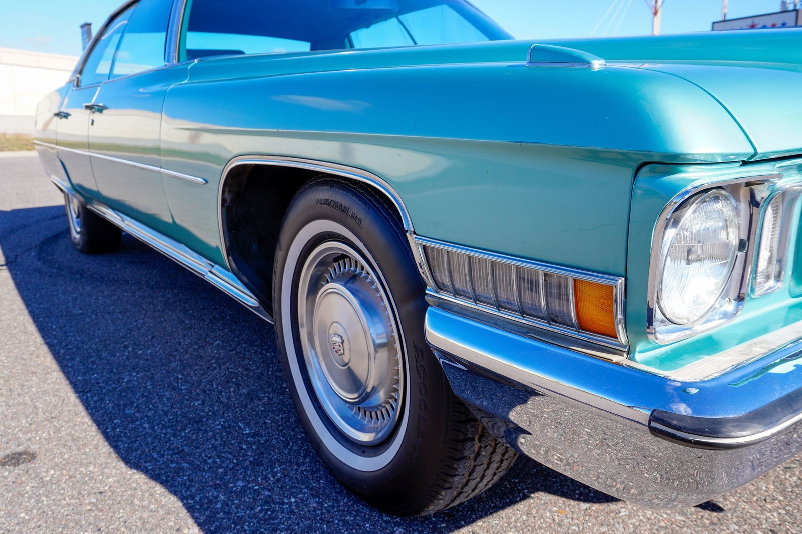 Cadillac-Sedan-DeVille-1972-Sedan-20