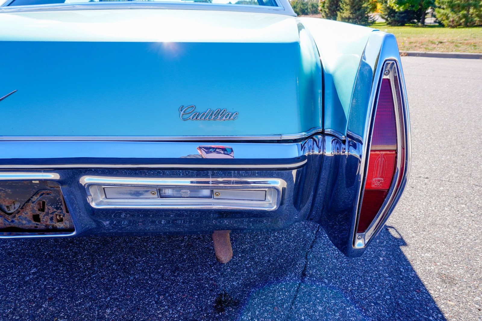 Cadillac-Sedan-DeVille-1972-Sedan-33