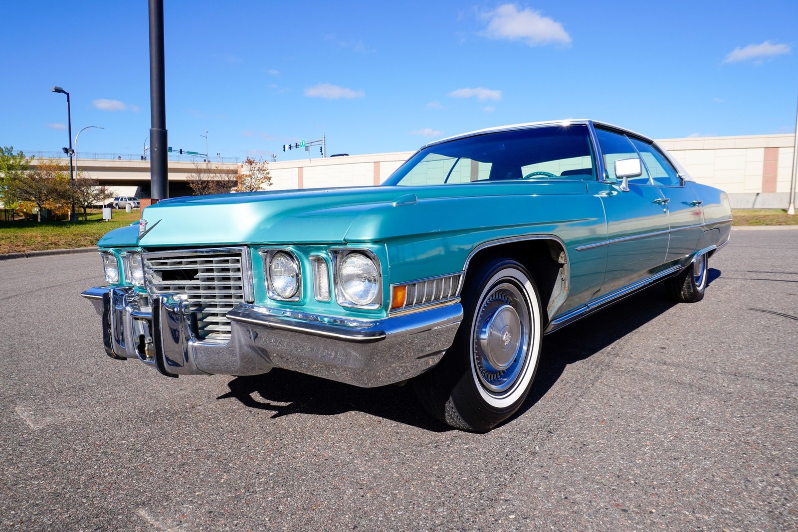 Cadillac-Sedan-DeVille-1972-Sedan-7