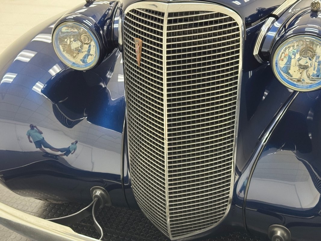 Cadillac-Series-60-1937-Coupe-9