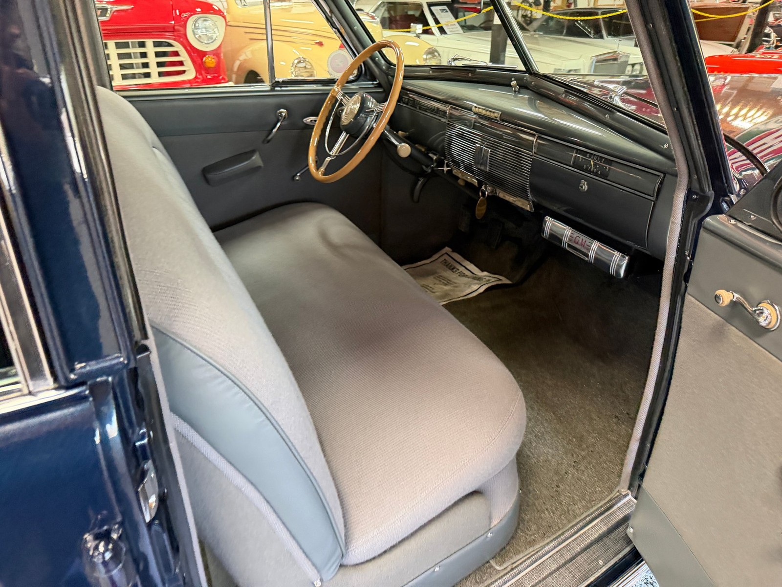 Cadillac-Series-60-1939-Sedan-12