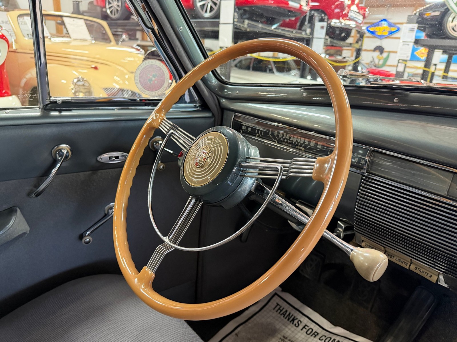 Cadillac-Series-60-1939-Sedan-15