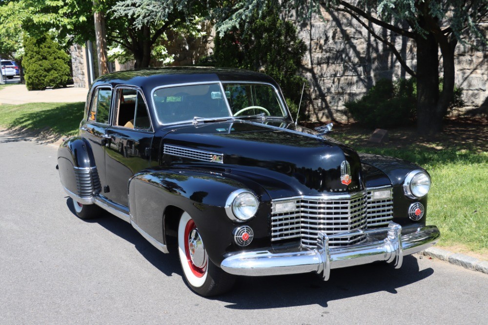 Cadillac-Series-60-1941-Sedan