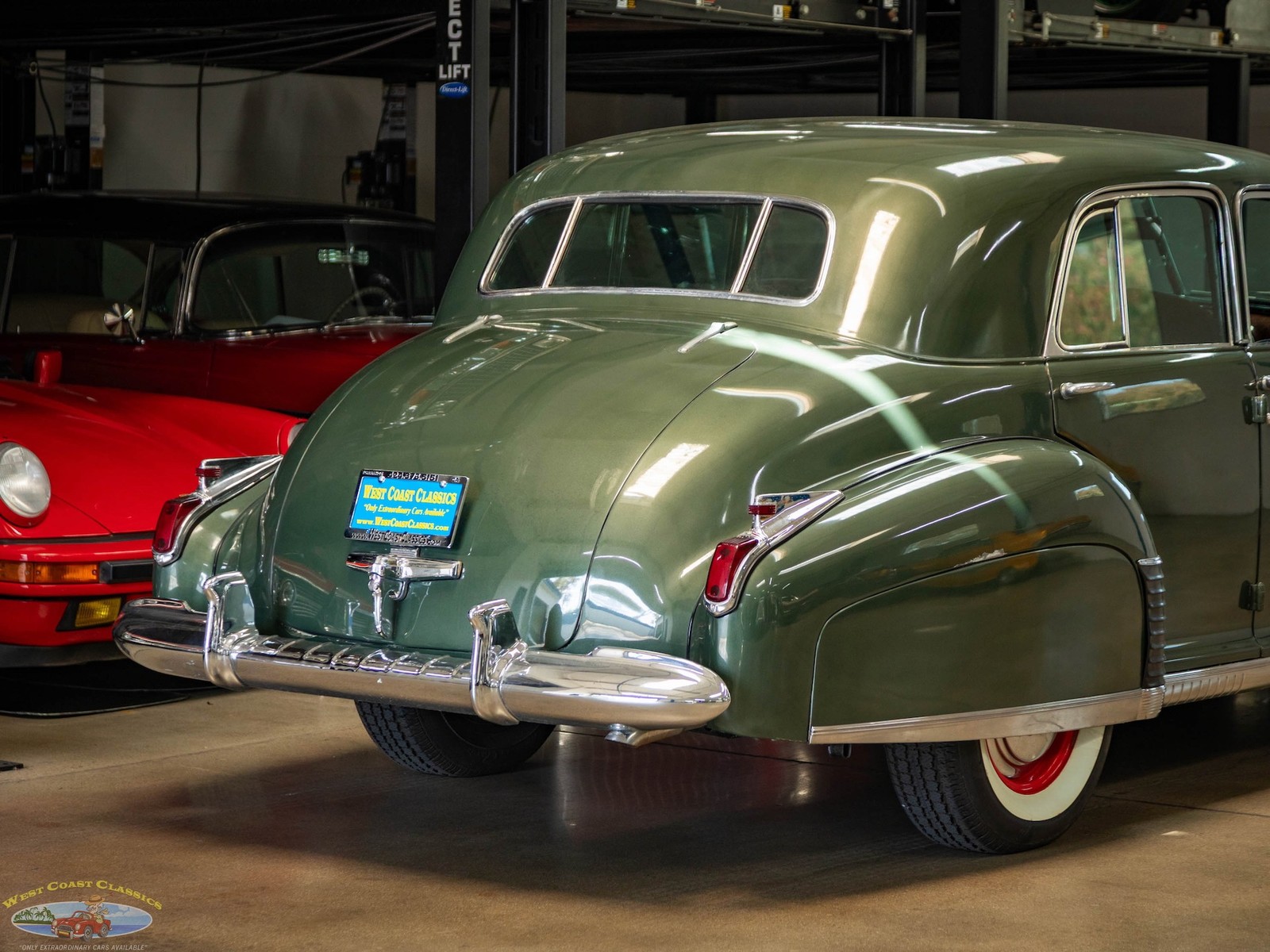 Cadillac-Series-60-Special-Fleetwood-1941-4-Door-Sedan-26