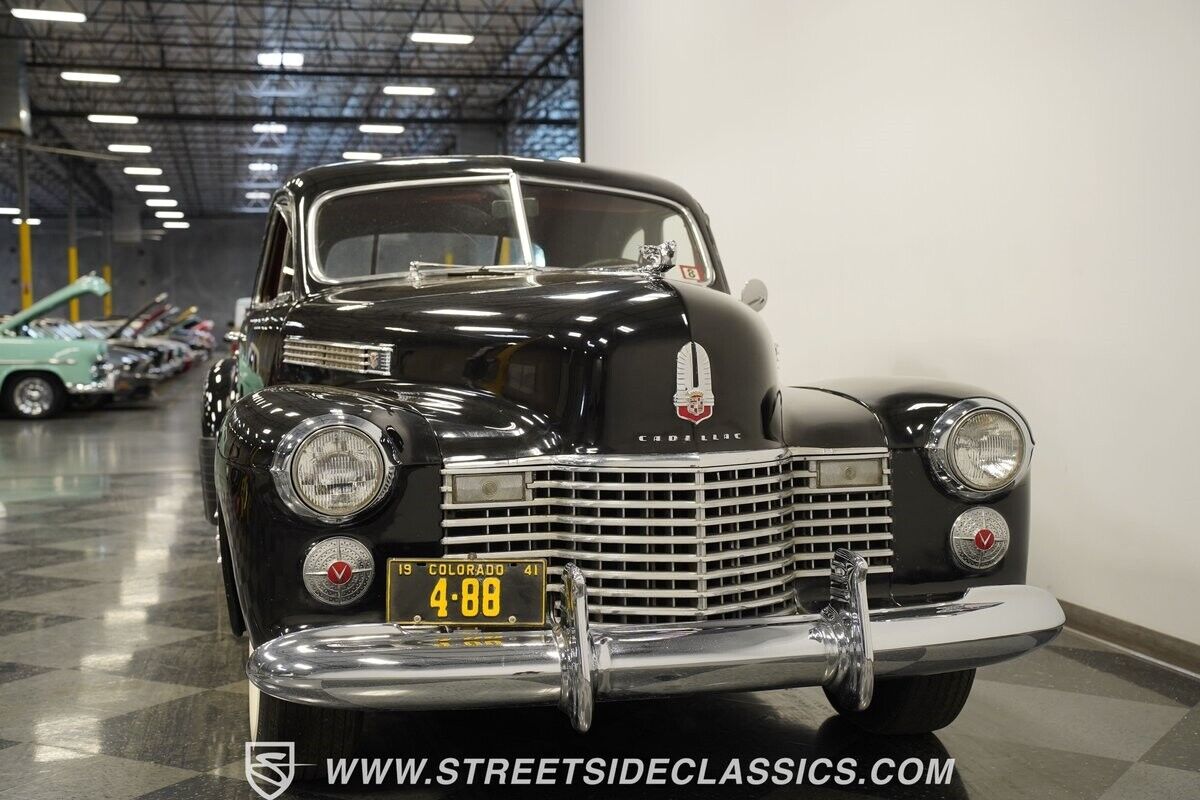 Cadillac-Series-62-1941-Coupe-16