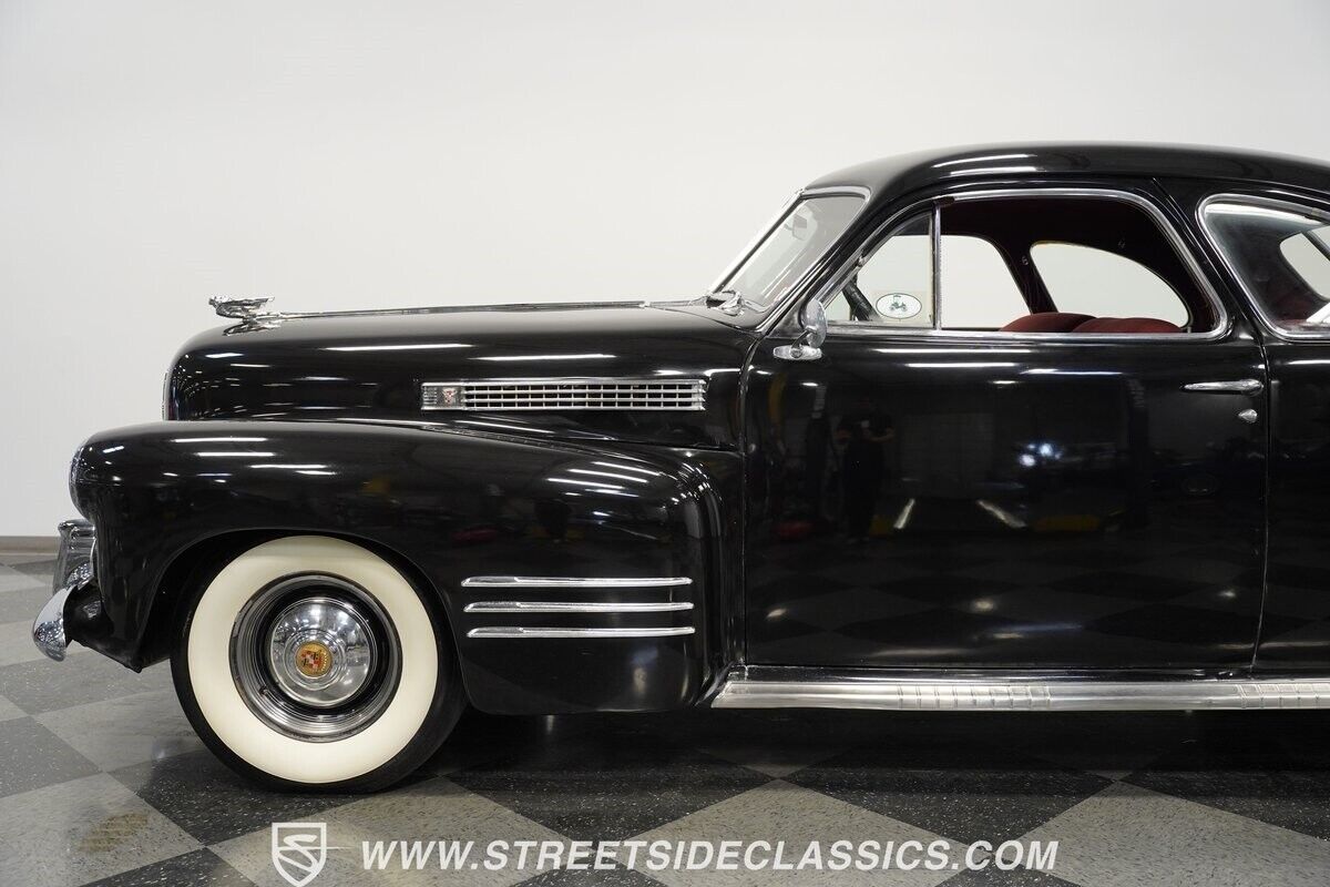 Cadillac-Series-62-1941-Coupe-22