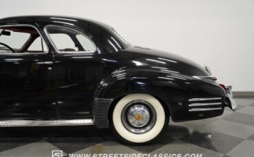 Cadillac-Series-62-1941-Coupe-23
