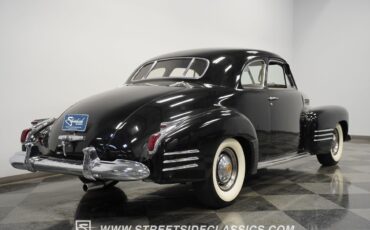 Cadillac-Series-62-1941-Coupe-24
