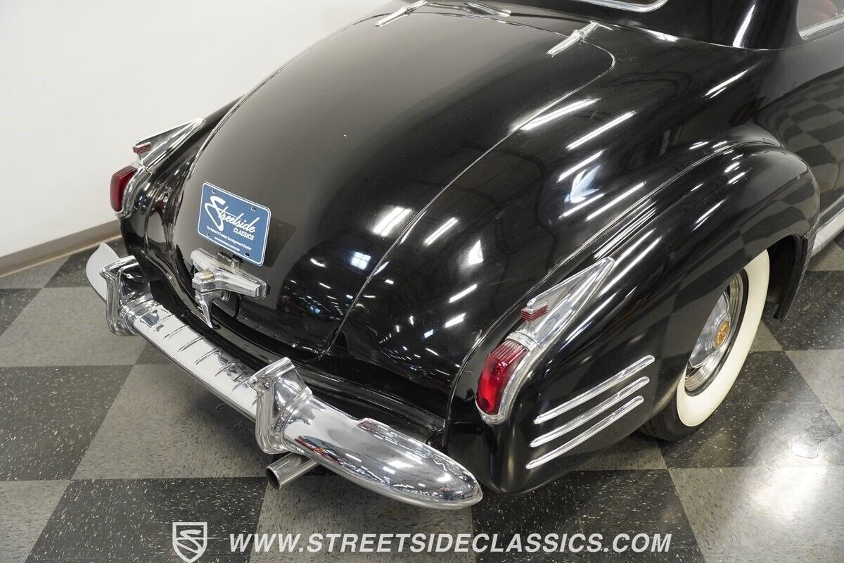 Cadillac-Series-62-1941-Coupe-25