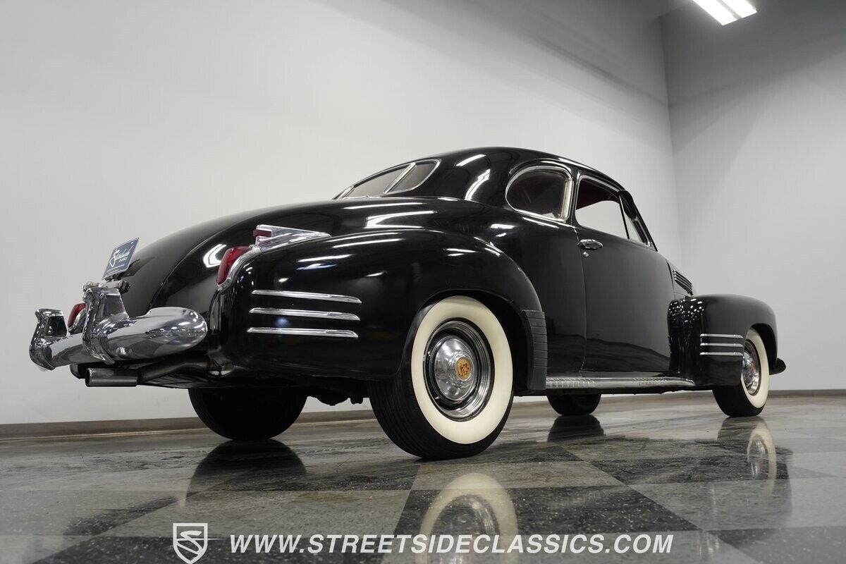 Cadillac-Series-62-1941-Coupe-26