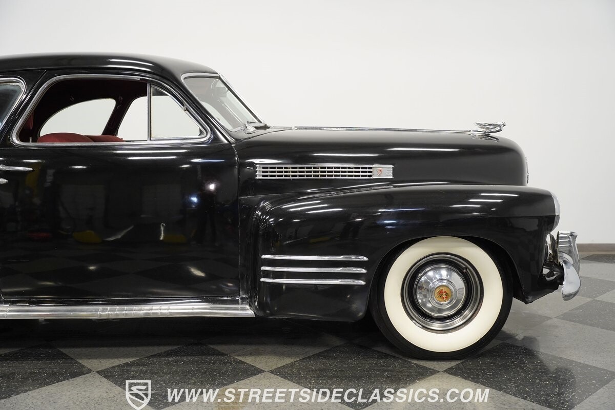 Cadillac-Series-62-1941-Coupe-29