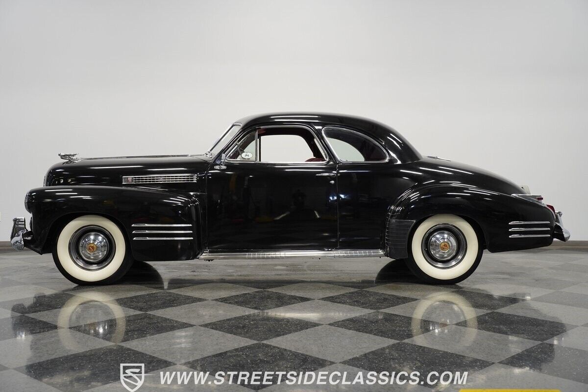 Cadillac-Series-62-1941-Coupe-3