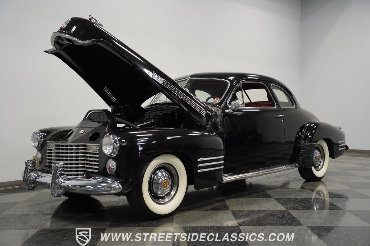 Cadillac-Series-62-1941-Coupe-30