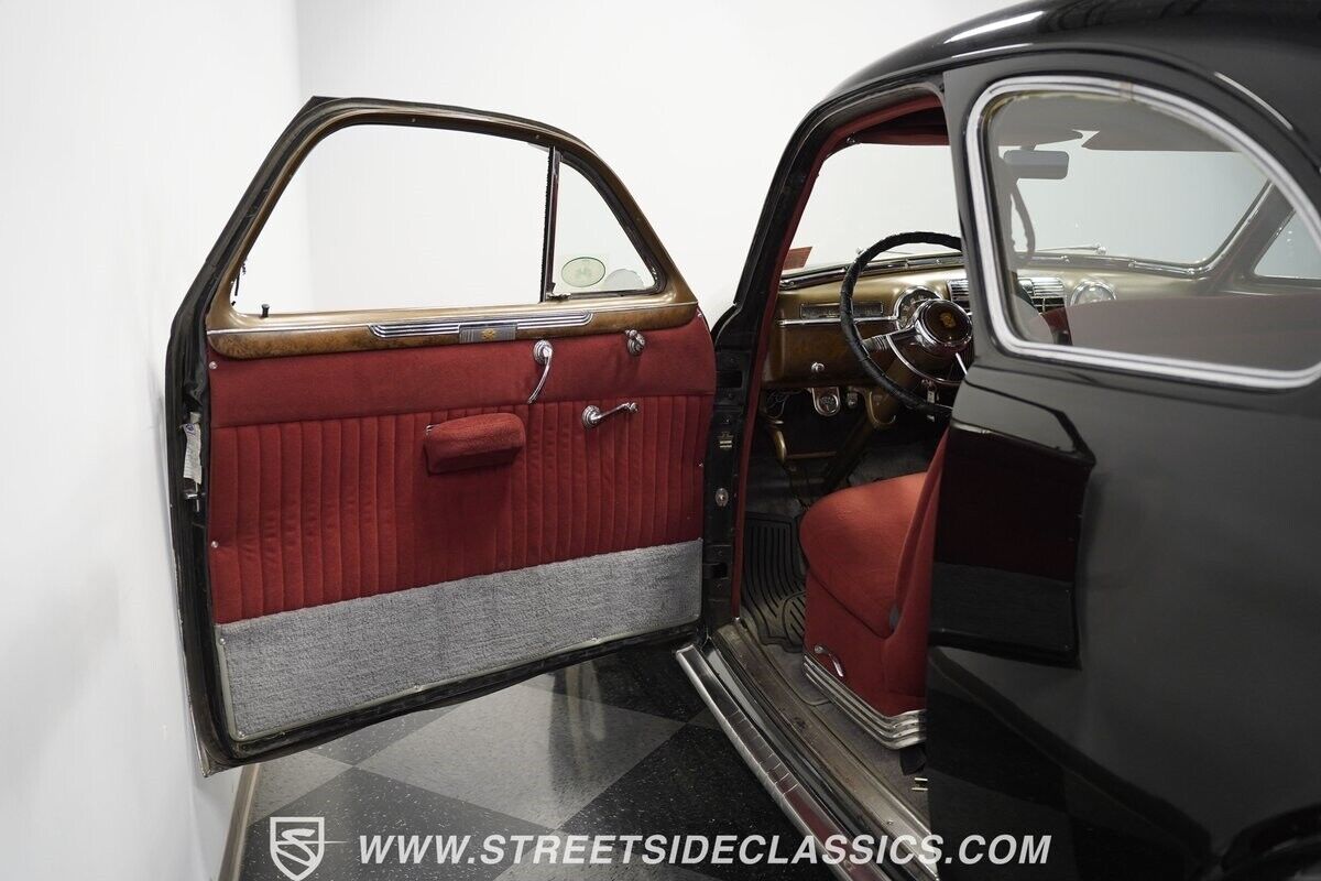 Cadillac-Series-62-1941-Coupe-33