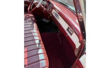 Cadillac-Series-62-1953-White-Burgundy-10