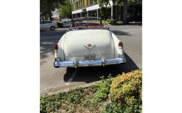 Cadillac-Series-62-1953-White-Burgundy-12