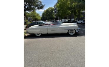 Cadillac-Series-62-1953-White-Burgundy-16