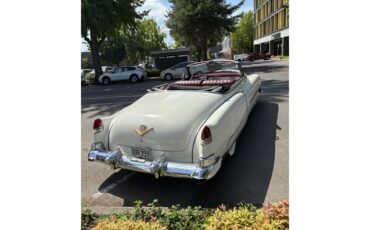 Cadillac-Series-62-1953-White-Burgundy-19