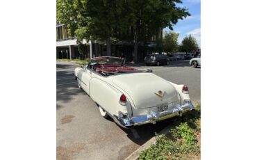 Cadillac-Series-62-1953-White-Burgundy-22