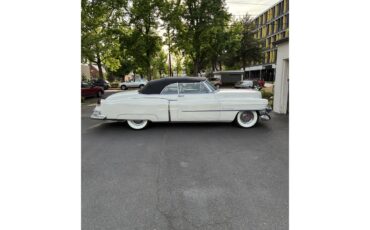 Cadillac-Series-62-1953-White-Burgundy-24