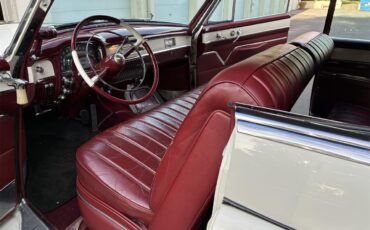 Cadillac-Series-62-1953-White-Burgundy-28