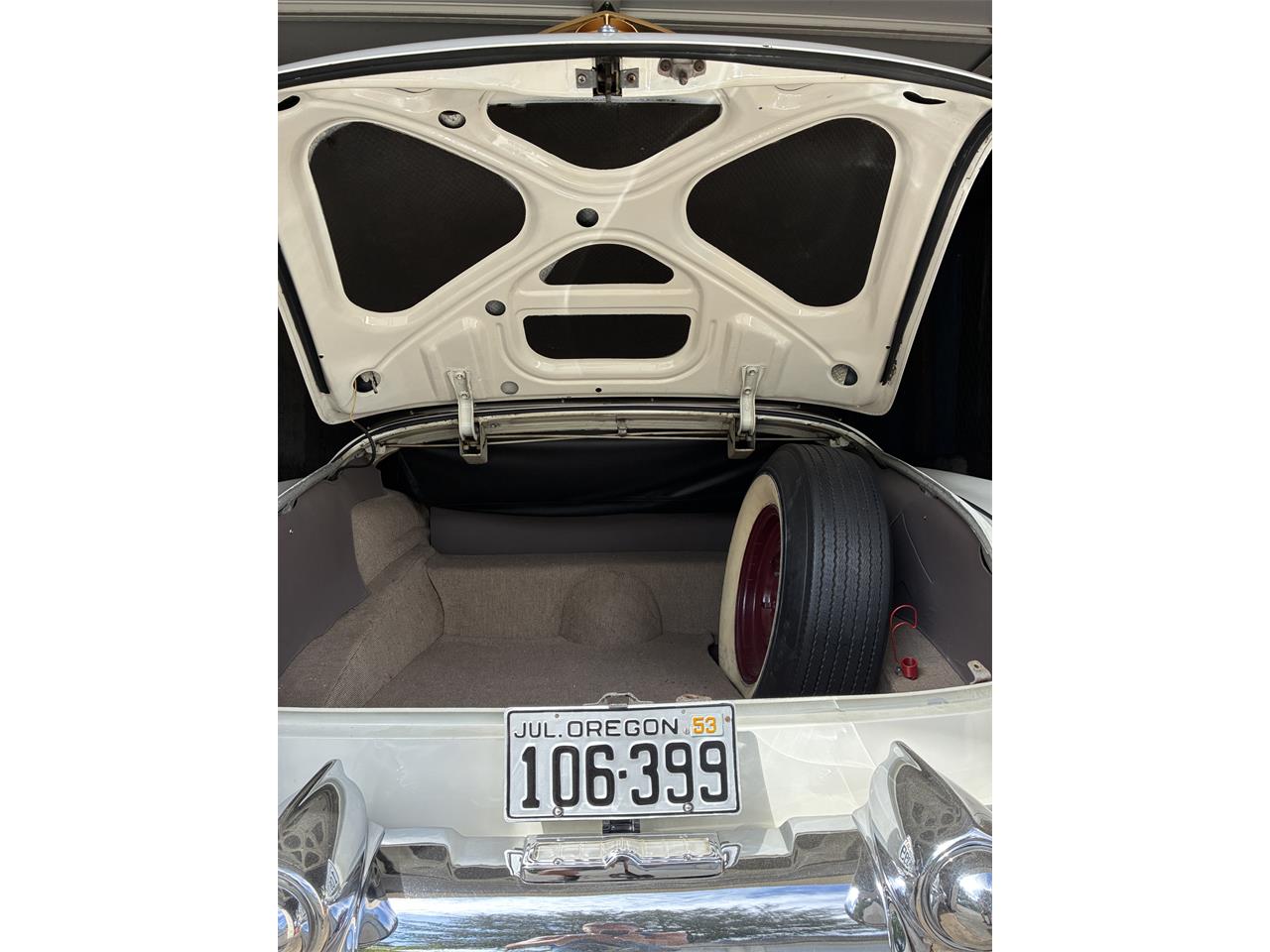 Cadillac-Series-62-1953-White-Burgundy-33