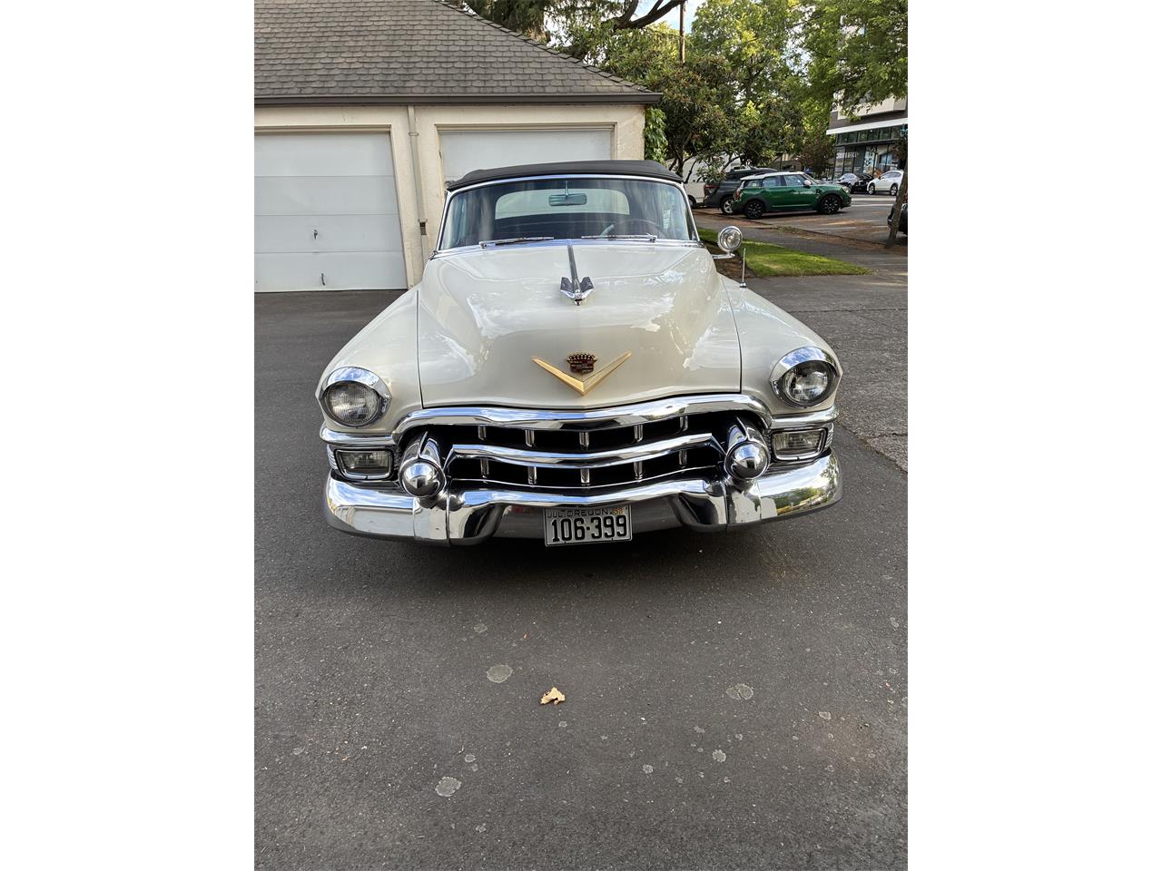 Cadillac-Series-62-1953-White-Burgundy-38