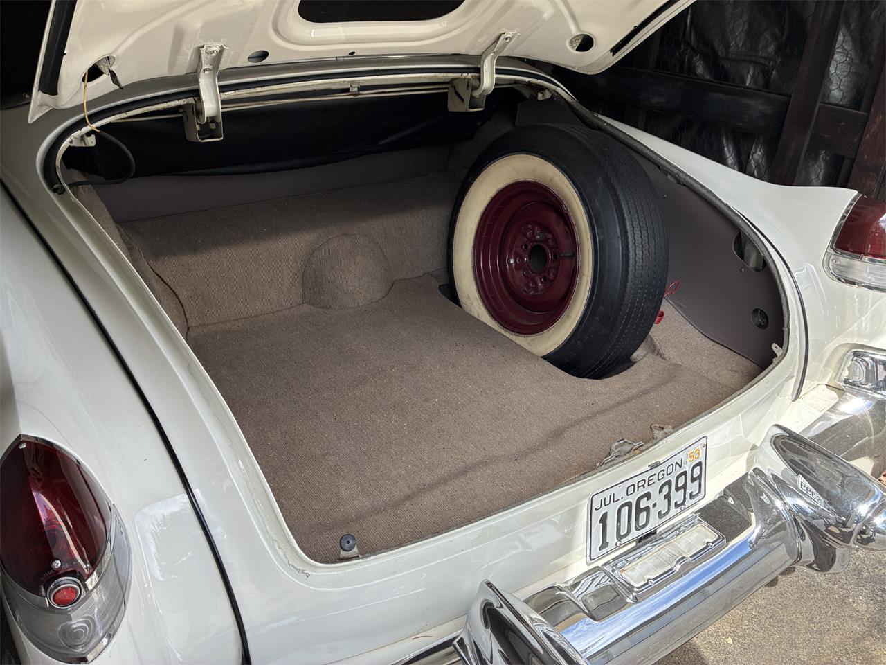 Cadillac-Series-62-1953-White-Burgundy-4