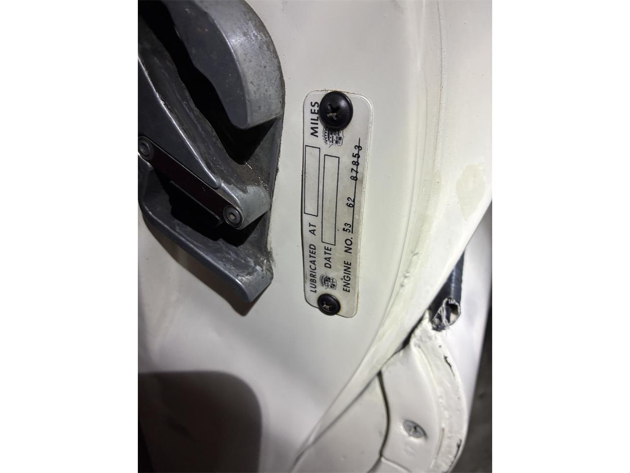 Cadillac-Series-62-1953-White-Burgundy-41