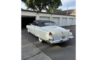 Cadillac-Series-62-1953-White-Burgundy-5