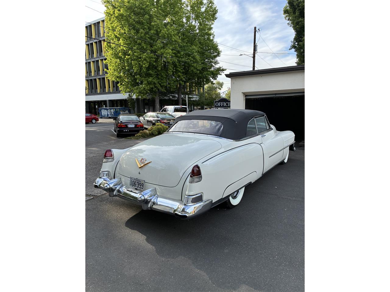 Cadillac-Series-62-1953-White-Burgundy-6