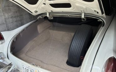 Cadillac-Series-62-1953-White-Burgundy-8