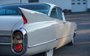 Cadillac-Series-62-1960-Coupe-17