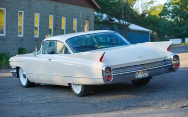 Cadillac-Series-62-1960-Coupe-7