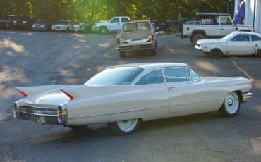 Cadillac-Series-62-1960-Coupe-9