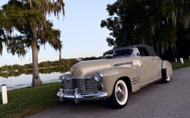 Cadillac-Series-62-convertible-coupe-1941-tan-Gray-2