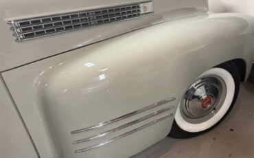 Cadillac-Series-62-convertible-coupe-1941-tan-Gray-20