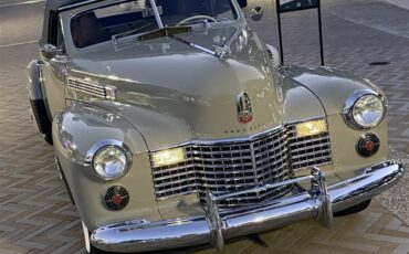 Cadillac-Series-62-convertible-coupe-1941-tan-Gray-23
