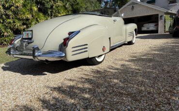 Cadillac-Series-62-convertible-coupe-1941-tan-Gray-32
