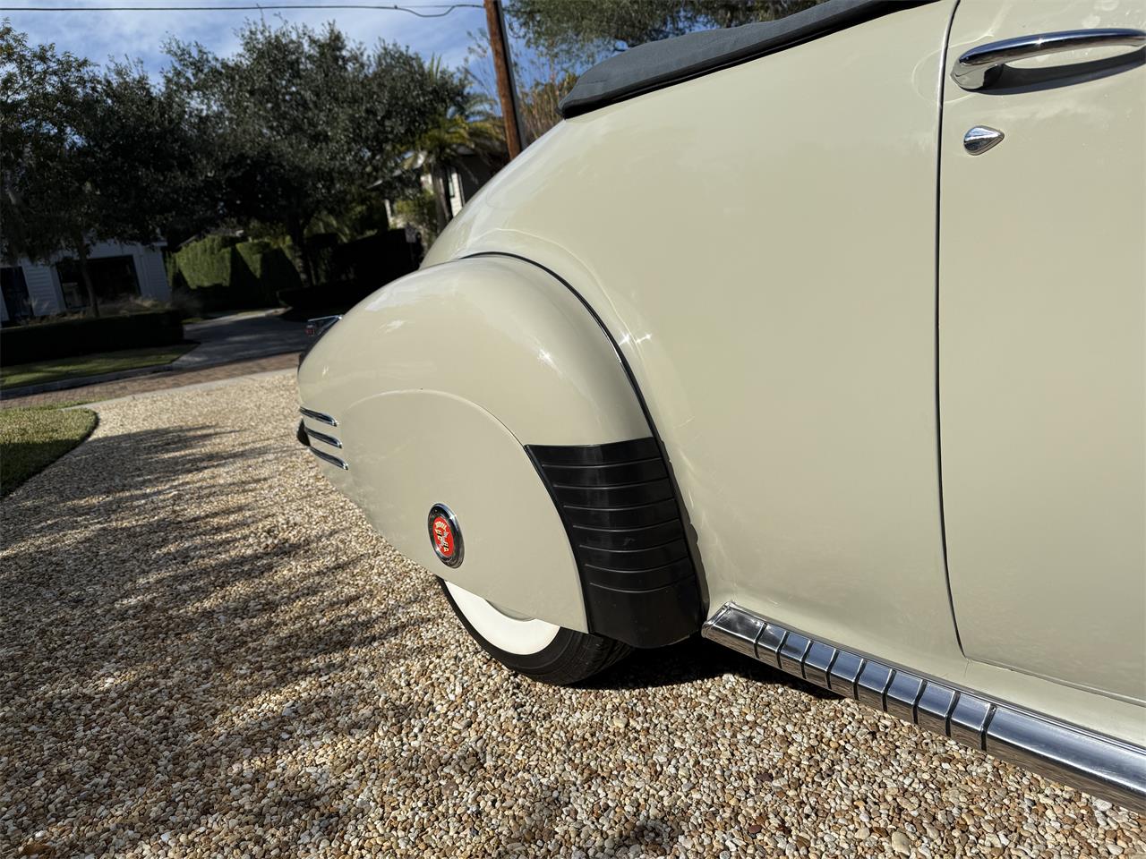 Cadillac-Series-62-convertible-coupe-1941-tan-Gray-39