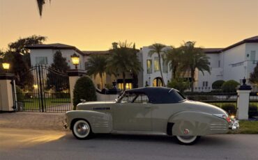 Cadillac-Series-62-convertible-coupe-1941-tan-Gray-64