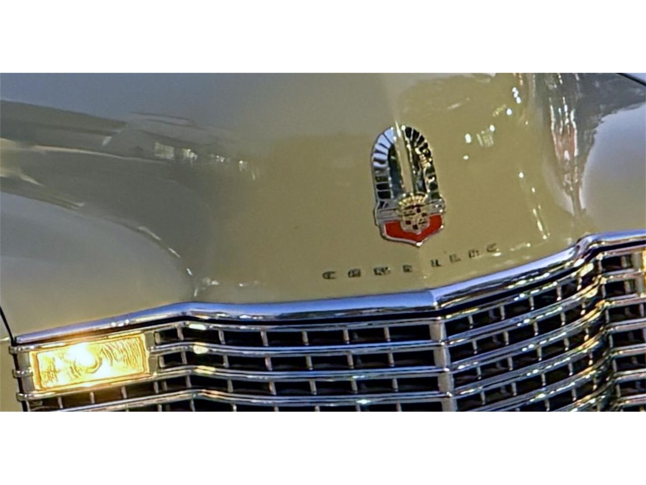 Cadillac-Series-62-convertible-coupe-1941-tan-Gray-65