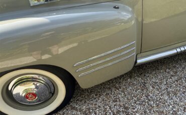 Cadillac-Series-62-convertible-coupe-1941-tan-Gray-8