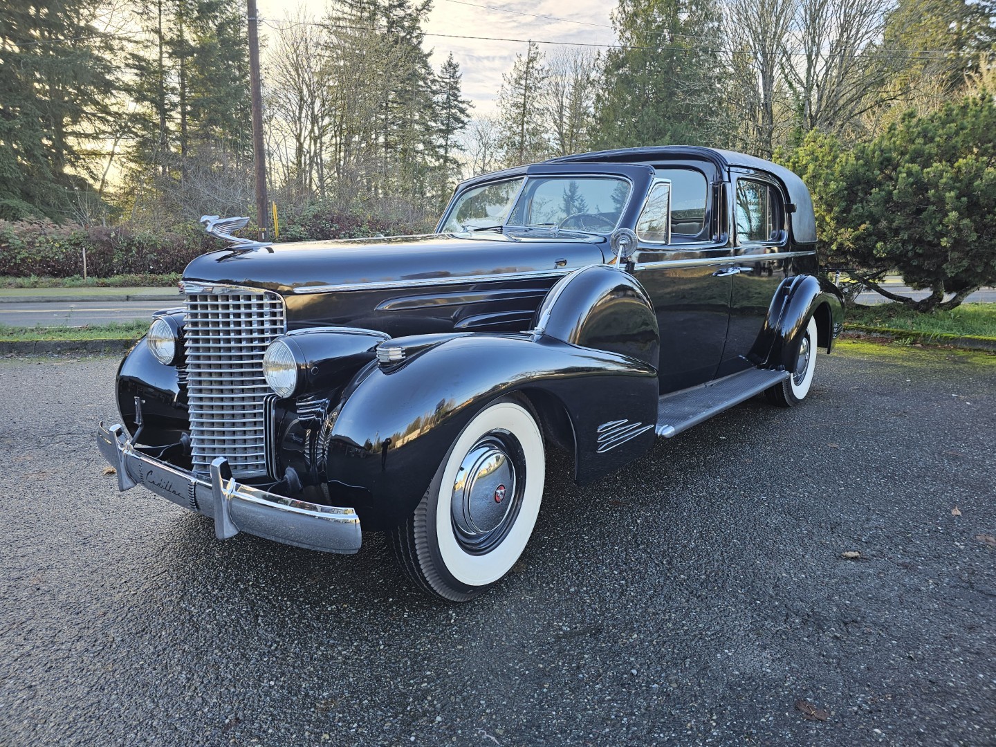 Cadillac-Series-90-1938-Town-Car-1