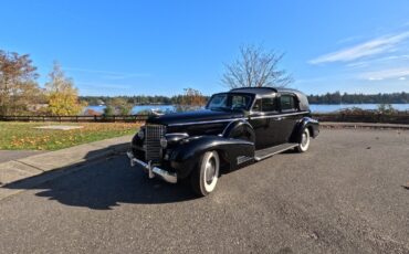 Cadillac-Series-90-1938-Town-Car-14