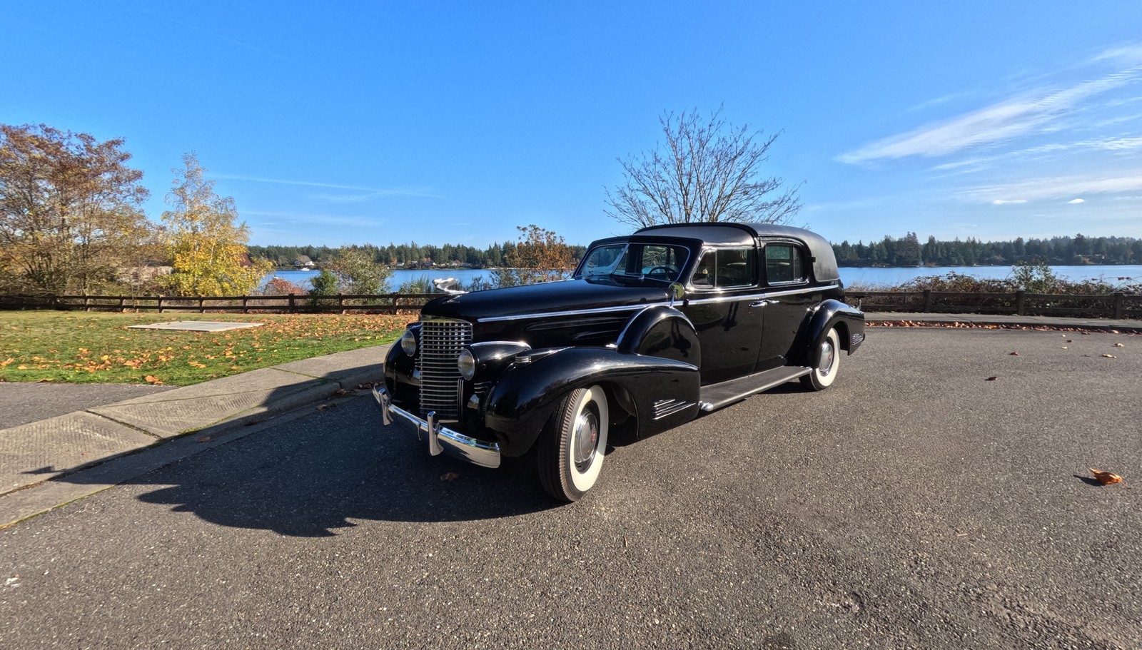 Cadillac-Series-90-1938-Town-Car-14