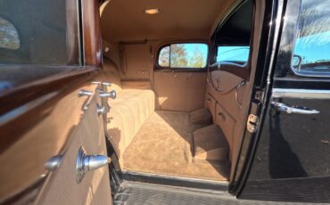 Cadillac-Series-90-1938-Town-Car-18