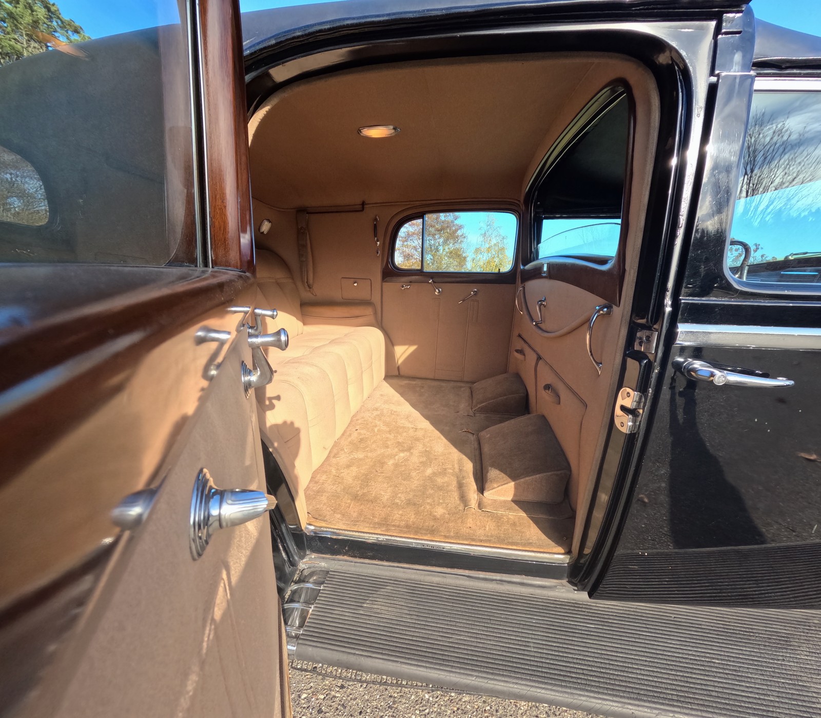 Cadillac-Series-90-1938-Town-Car-18